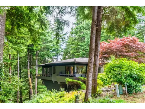 464 Salishan Hills Dr, Gleneden Beach, OR 97388