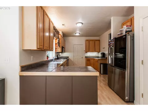 Kitchen - 2737 Hallmark Ln, Eugene, OR 97405 photo 1 of 5