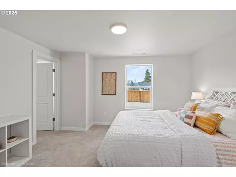 Bedroom - Upper Camp Creek Rd, Springfield, OR 97478 photo 3 of 3