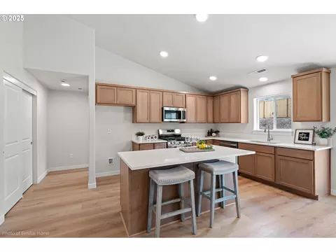 Kitchen - Upper Camp Creek Rd, Springfield, OR 97478 photo 1 of 1