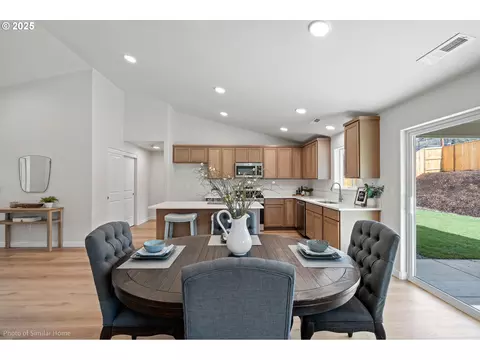 Dining - Upper Camp Creek Rd, Springfield, OR 97478 photo 1 of 2