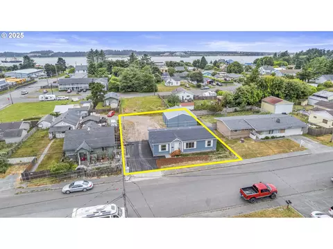 242 N Wasson St, Coos Bay, OR 97420