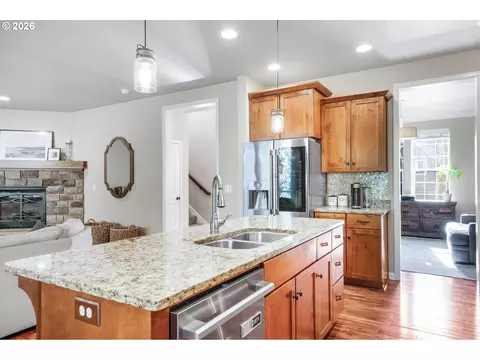 Kitchen - 6084 Fernhill Loop, Springfield, OR 97478 photo 1 of 5