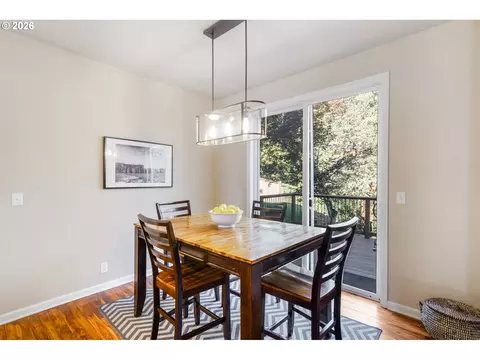 Dining - 6084 Fernhill Loop, Springfield, OR 97478 photo 1 of 1
