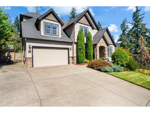 Exterior - 6084 Fernhill Loop, Springfield, OR 97478 photo 4 of 9