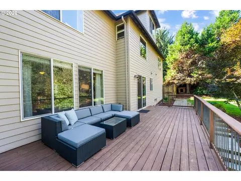 Exterior - 6084 Fernhill Loop, Springfield, OR 97478 photo 7 of 9