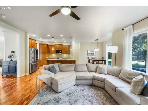 Living - 6084 Fernhill Loop, Springfield, OR 97478 photo 3 of 4