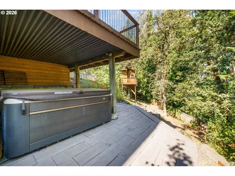 Exterior - 6084 Fernhill Loop, Springfield, OR 97478 photo 9 of 9