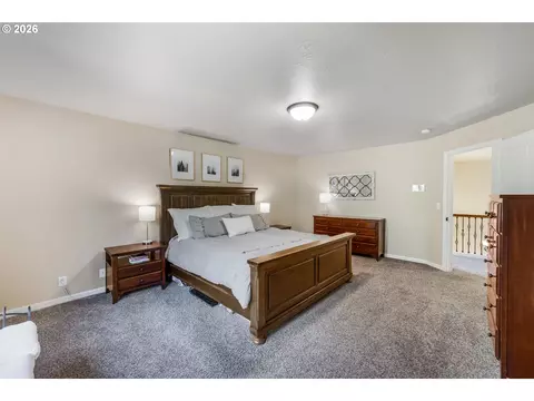 Bedroom - 6084 Fernhill Loop, Springfield, OR 97478 photo 1 of 5