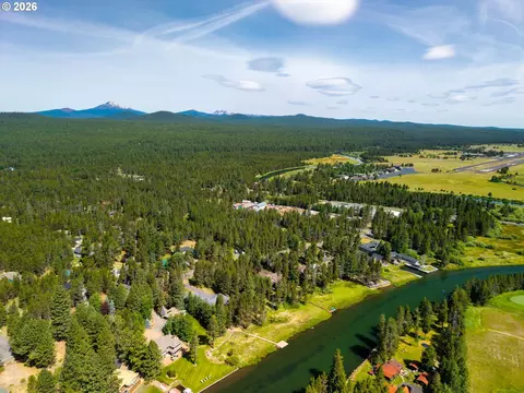 View/Area - 56711 Lunar Dr, Bend, OR 97707 photo 1 of 6