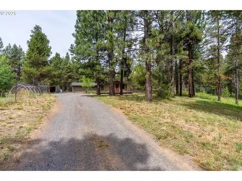 Exterior - 56711 Lunar Dr, Bend, OR 97707 photo 2 of 8