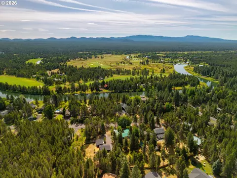 View/Area - 56711 Lunar Dr, Bend, OR 97707 photo 4 of 6