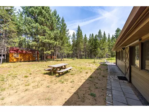 Exterior - 56711 Lunar Dr, Bend, OR 97707 photo 4 of 8
