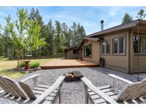 Exterior - 56711 Lunar Dr, Bend, OR 97707 photo 7 of 8