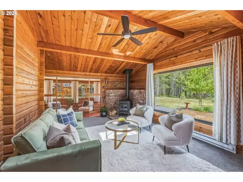 Living - 56711 Lunar Dr, Bend, OR 97707 photo 2 of 5