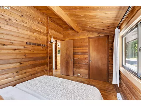 Bedroom - 56711 Lunar Dr, Bend, OR 97707 photo 3 of 4