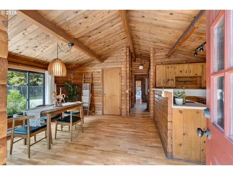 Dining - 56711 Lunar Dr, Bend, OR 97707 photo 1 of 5