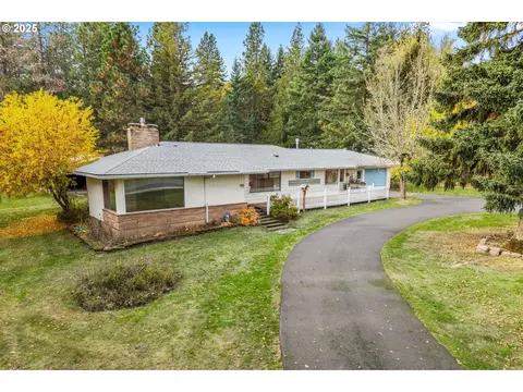 1412 N Main Ave, White Salmon, WA 98672
