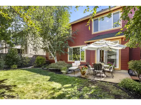 4907 Masters Dr, Newberg, OR 97132