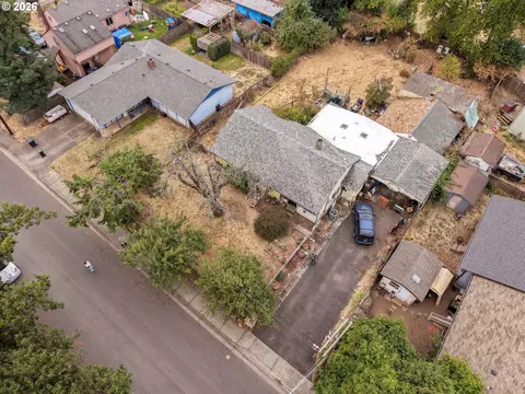 View/Area - 246 S 34th St, Springfield, OR 97478 photo 3 of 5