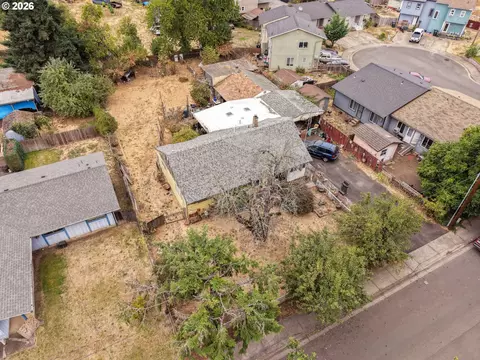View/Area - 246 S 34th St, Springfield, OR 97478 photo 1 of 5