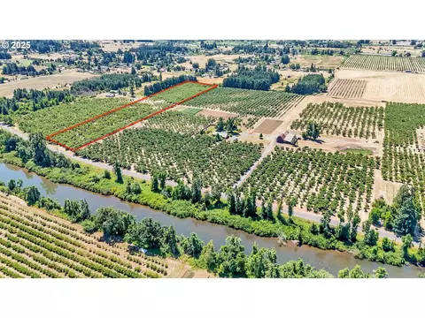 River Dr, Creswell, OR 97426