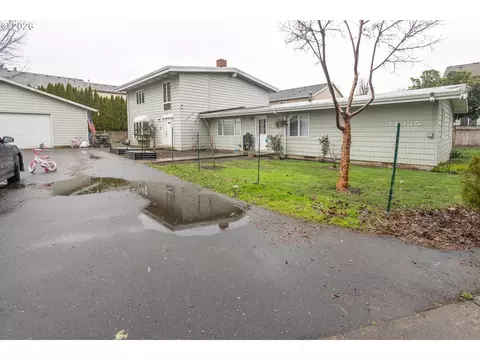 34035 SElm St, Scappoose, OR 97056