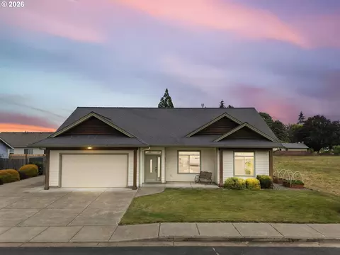424 13th St, Aumsville, OR 97325