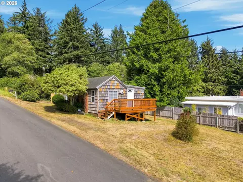1418 NE Oar Ave, Lincoln City, OR 97367