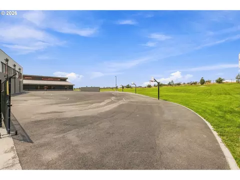 Exterior - 868 E Kinsley Ave, Hermiston, OR 97838 photo 9 of 10
