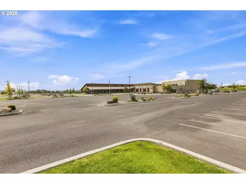 Exterior - 868 E Kinsley Ave, Hermiston, OR 97838 photo 7 of 10