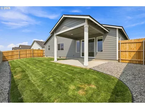 Exterior - 868 E Kinsley Ave, Hermiston, OR 97838 photo 3 of 10