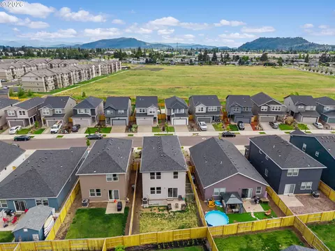 View/Area - 2722 U St, Springfield, OR 97477 photo 2 of 3
