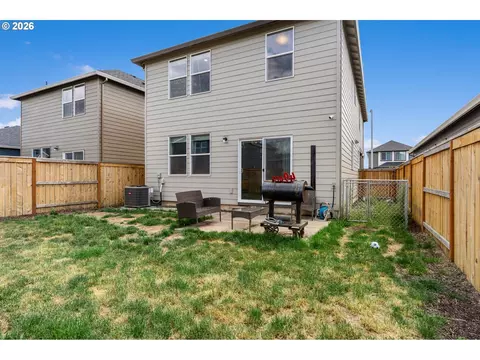 Exterior - 2722 U St, Springfield, OR 97477 photo 3 of 4