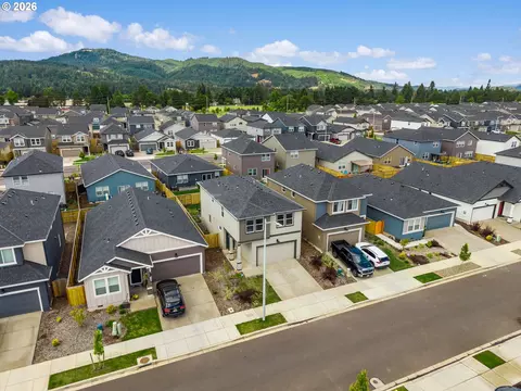 View/Area - 2722 U St, Springfield, OR 97477 photo 3 of 3