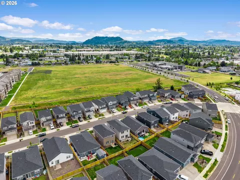 View/Area - 2722 U St, Springfield, OR 97477 photo 1 of 3