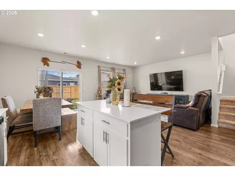 Kitchen - 2722 U St, Springfield, OR 97477 photo 4 of 4