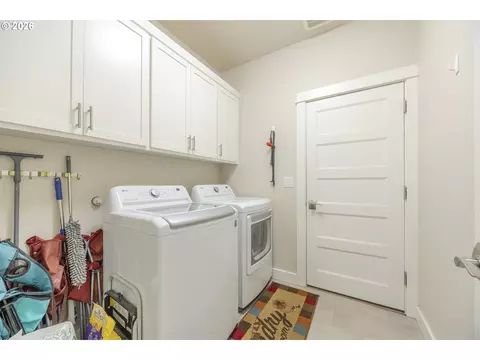 1152 S 46th St, Springfield, OR 97478 photo 25