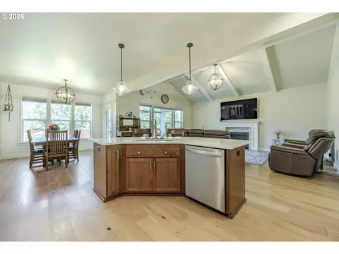 1152 S 46th St, Springfield, OR 97478 photo 18
