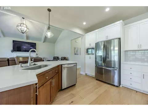 1152 S 46th St, Springfield, OR 97478 photo 21