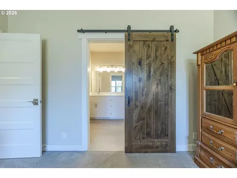 1152 S 46th St, Springfield, OR 97478 photo 33