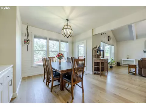 1152 S 46th St, Springfield, OR 97478 photo 24