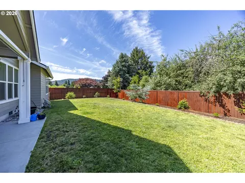 1152 S 46th St, Springfield, OR 97478 photo 41