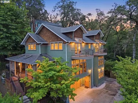 1829 Fairmount Blvd, Eugene, OR 97403