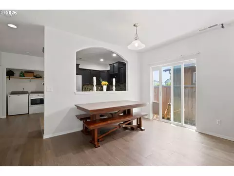 1902 Adelman Loop, Eugene, OR 97402 photo 8