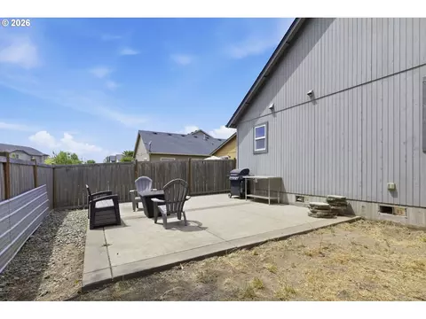 1902 Adelman Loop, Eugene, OR 97402 photo 28