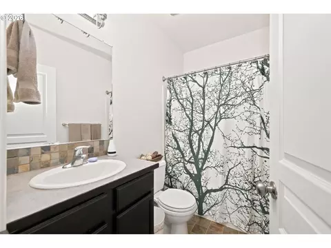 1902 Adelman Loop, Eugene, OR 97402 photo 23