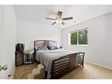 1902 Adelman Loop, Eugene, OR 97402 photo 16