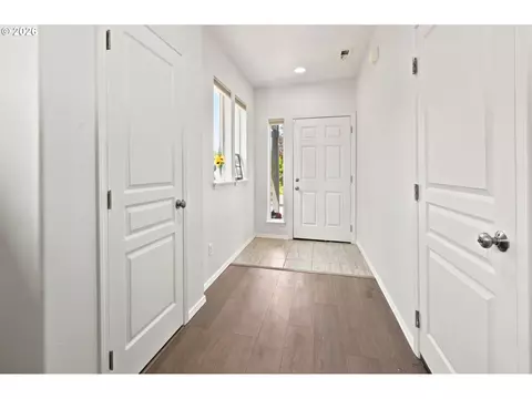 1902 Adelman Loop, Eugene, OR 97402 photo 4