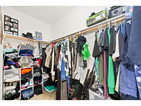 1902 Adelman Loop, Eugene, OR 97402 photo 18